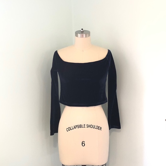 MINKPINK blue velvet off-shoulder crop top - Picture 4 of 8